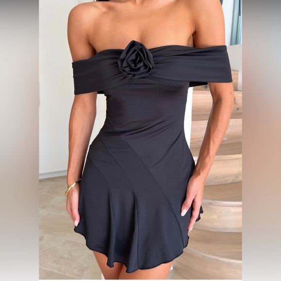 That’s So Fetch Kirsten Dress Black Size 4 - Picture 3 of 4